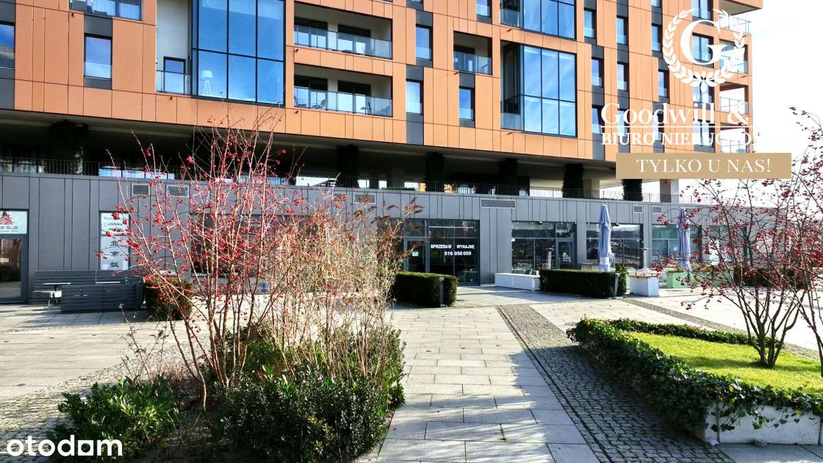 Lokal z witrynami i ogródkiem nad Motławą!-0