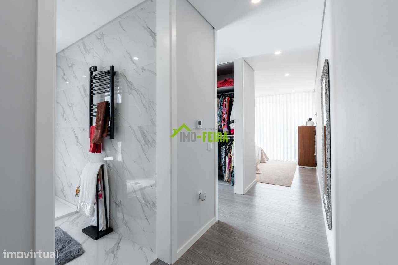 MORADIA LUXO COM PISCINA-16