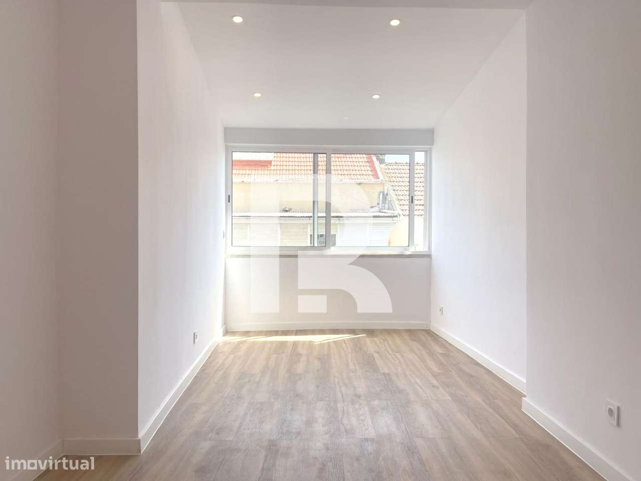 Apartamento T2 totalmente remodelado em Queluz-4