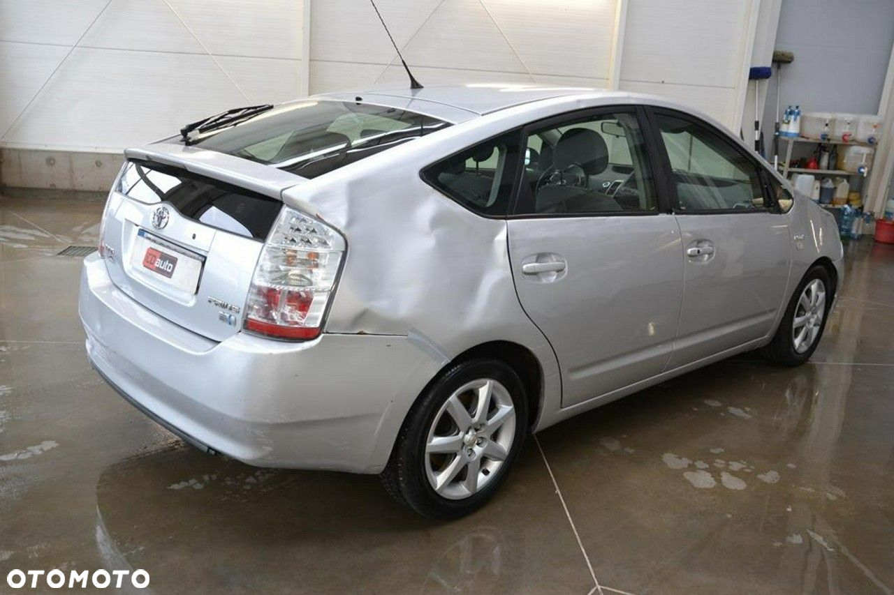 Toyota Prius - 5