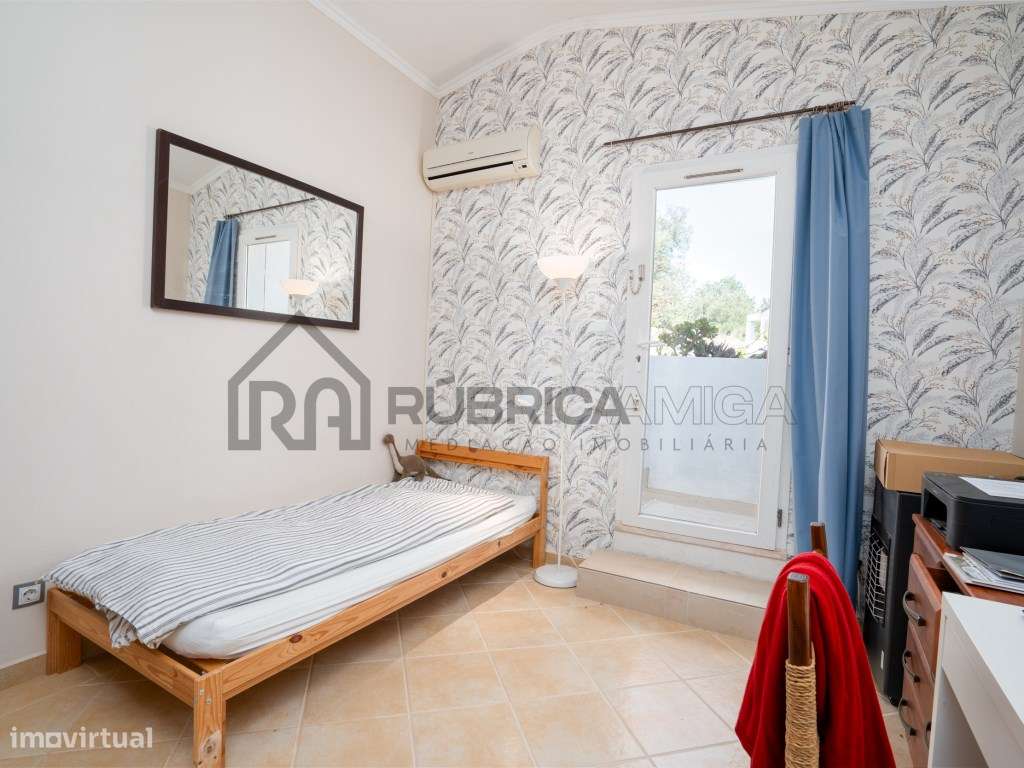 Moradia térrea de 3 quartos e piscina-21