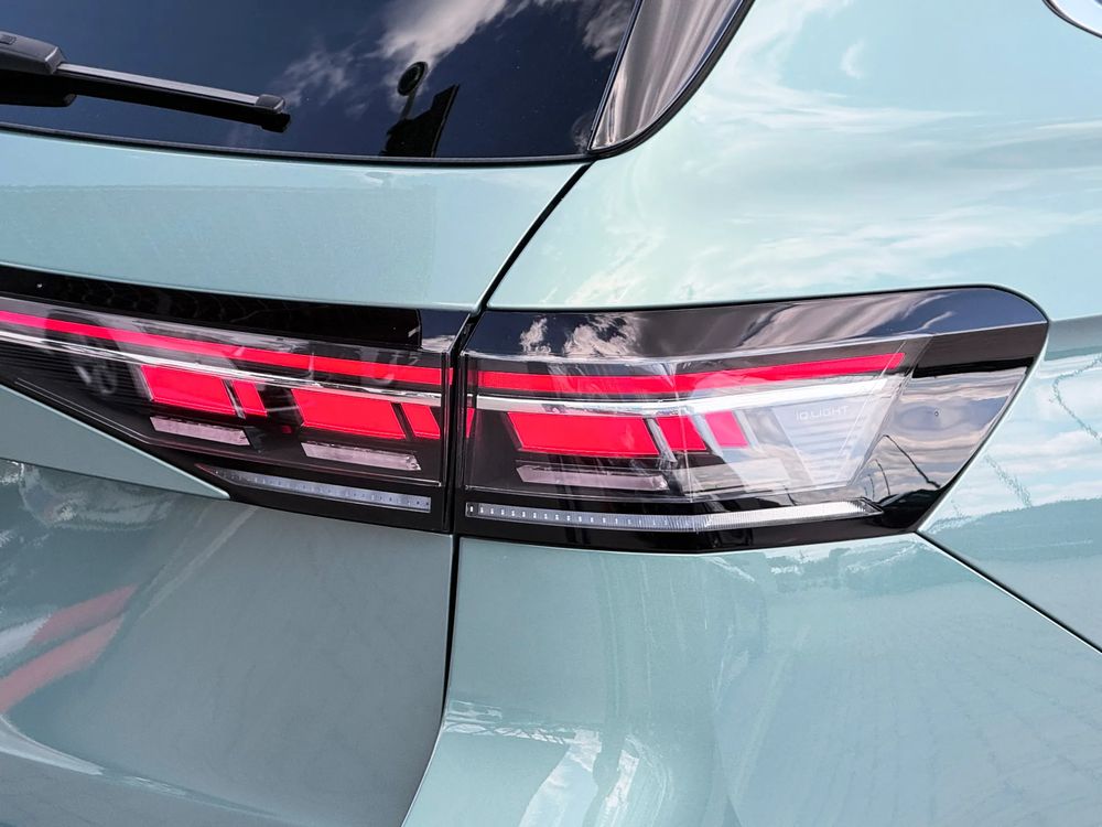 Volkswagen Passat-Variant 2.0 TDI Scr DSG Elegance 150 KM — zdjęcie 4