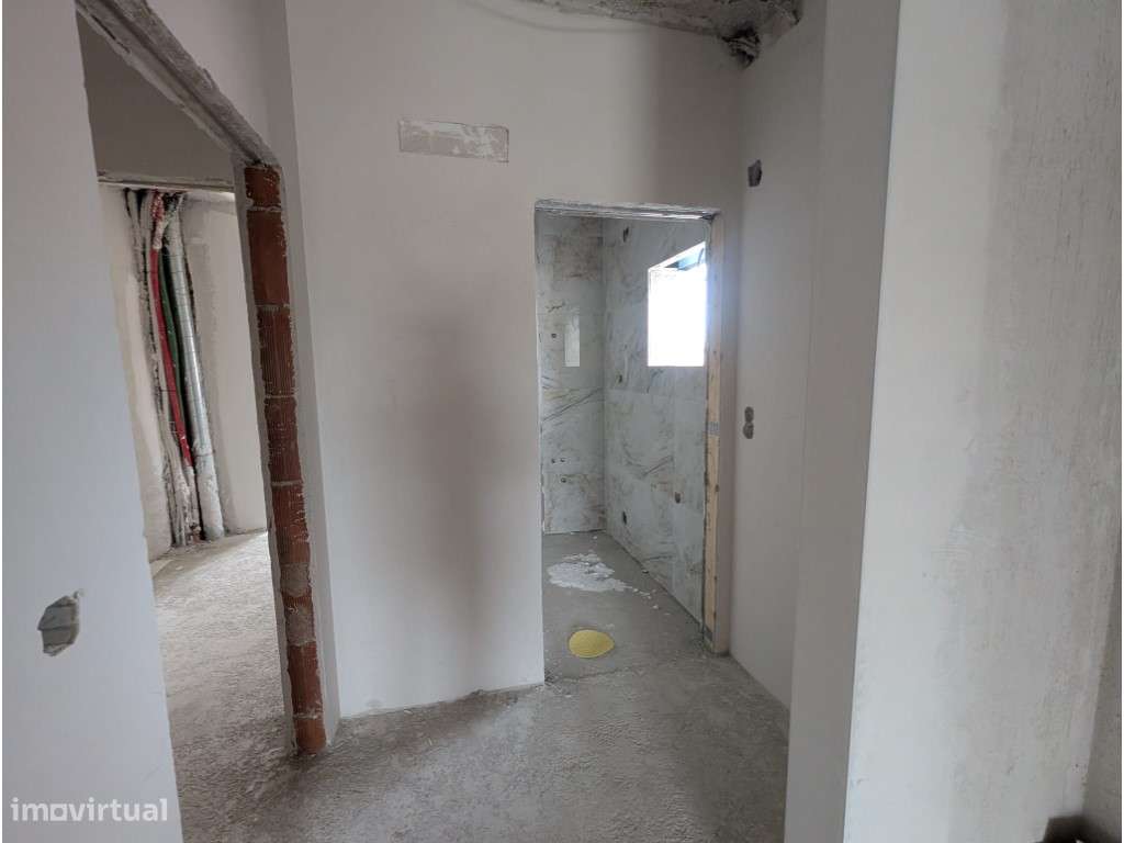 Conforto e Qualidade de Vida numa Moradia T3 nos Redondos Fernão Ferro-12