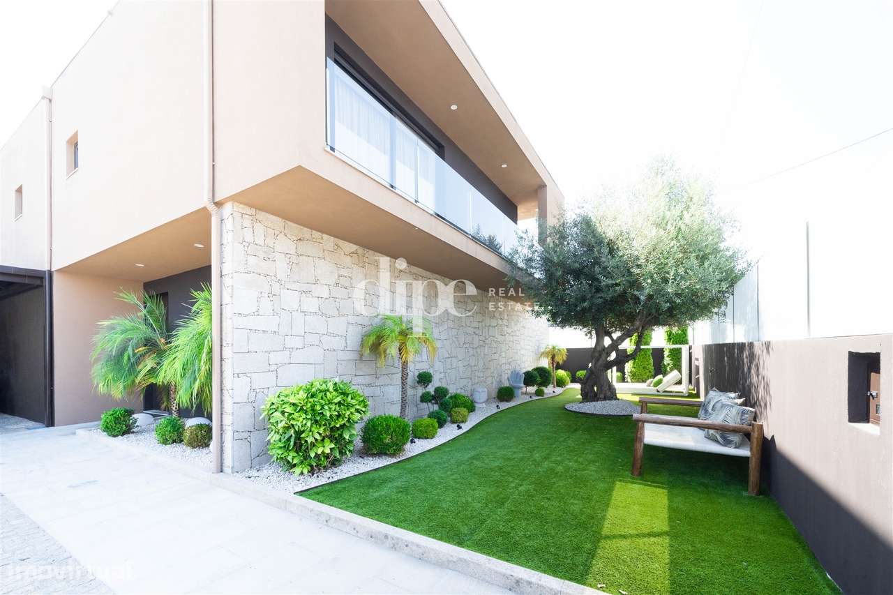 Fantástica moradia T3+1 com piscina e sala de inverno-29