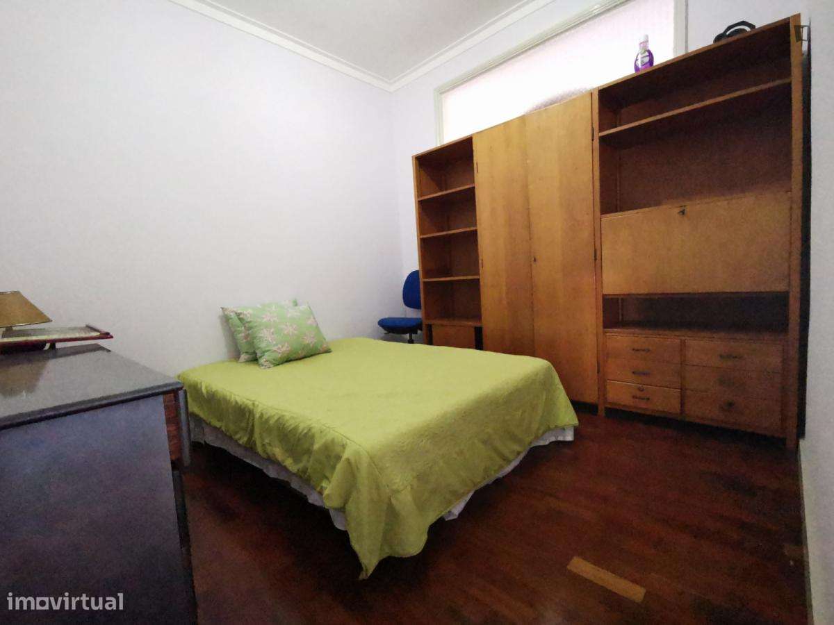 Quarto - localizado em Vila nova de gaia - Grande imagem: 3/10