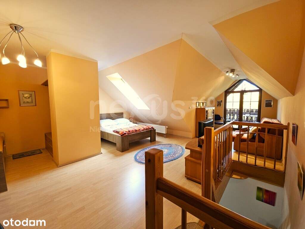 Duży dwupoziomowy apartament w centrum Karpacza-9