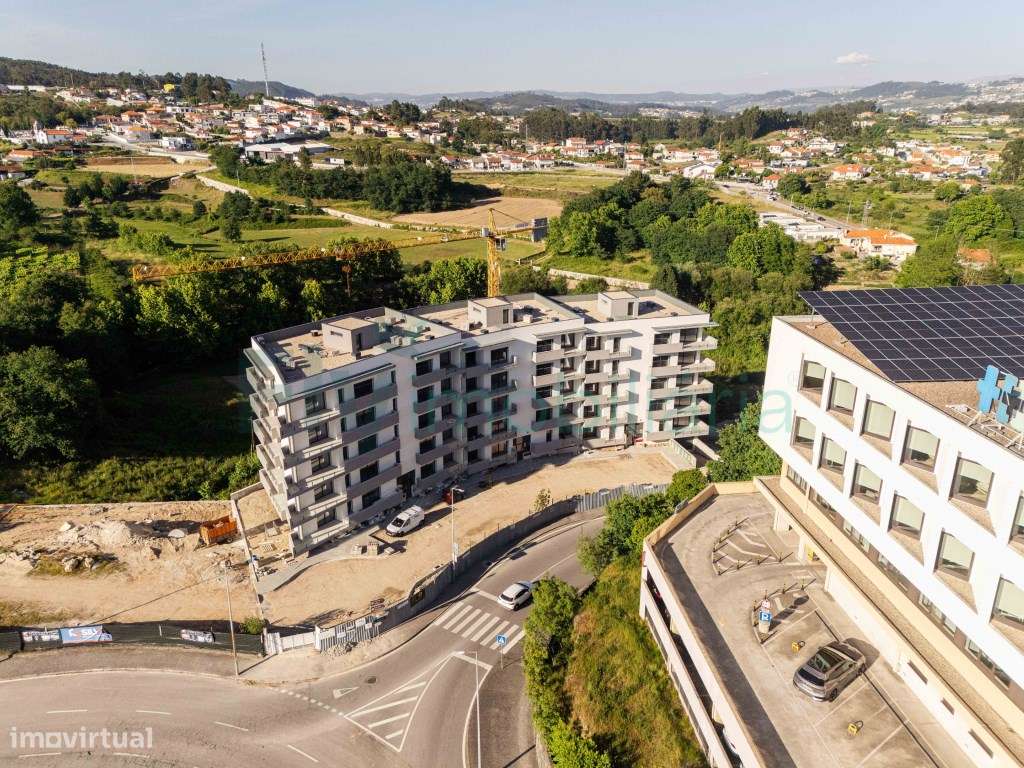 Apartamento T3 com excelente áreas em zona central de Lousada-42