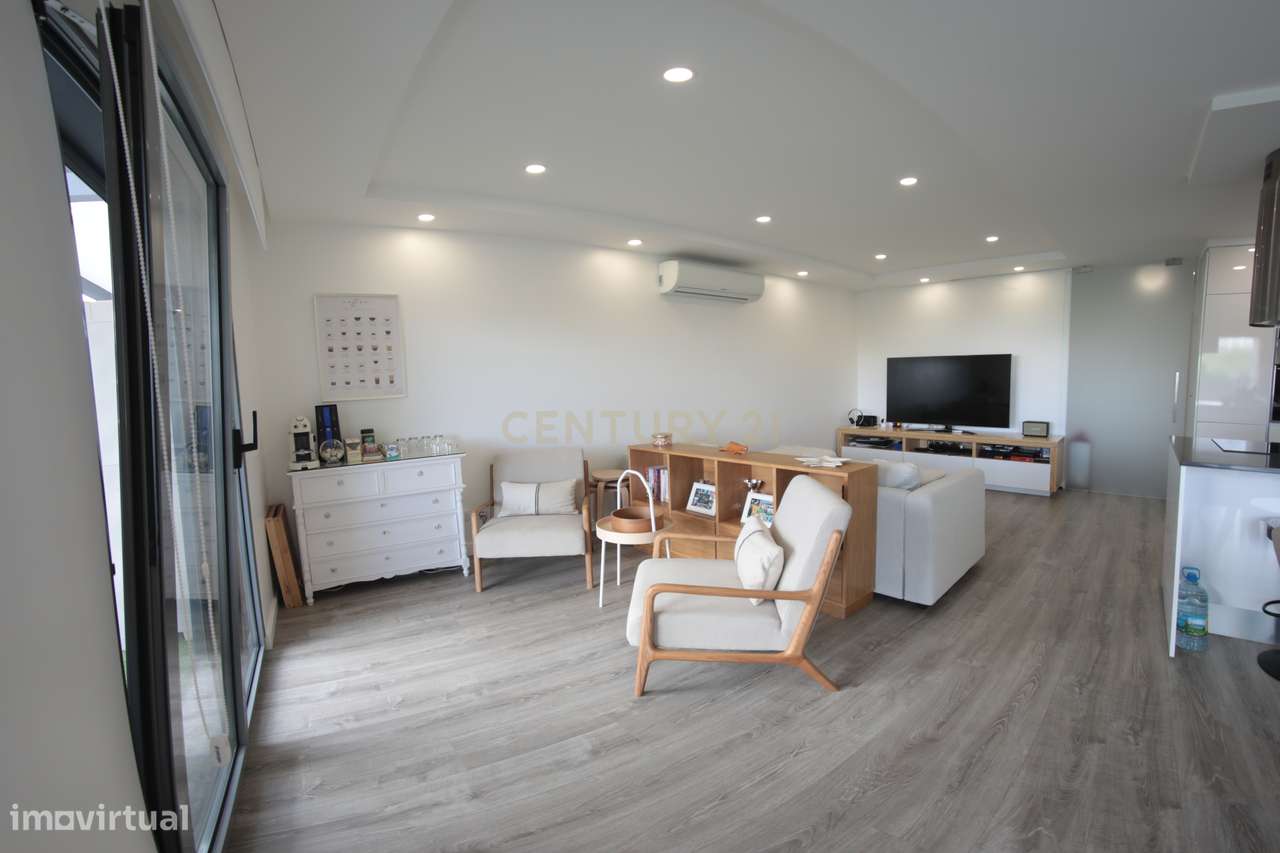 T2 com Terraço e Parqueamento | Quinta de Santa Teresa – Charneca da C - Grande imagem: 5/38