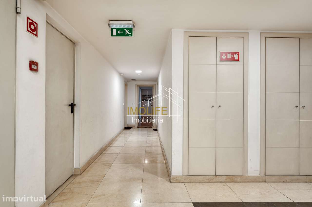 Apartamento T2 com Vista Desafogada em Benfica-28