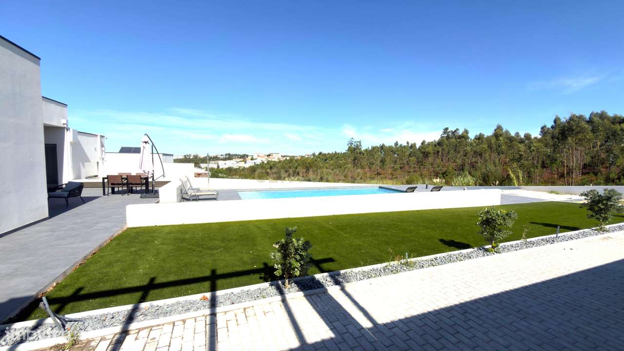 Moradia  de luxo, térrea, no Aldeamento OmegaVillas em Leiria - Grande imagem: 5/38
