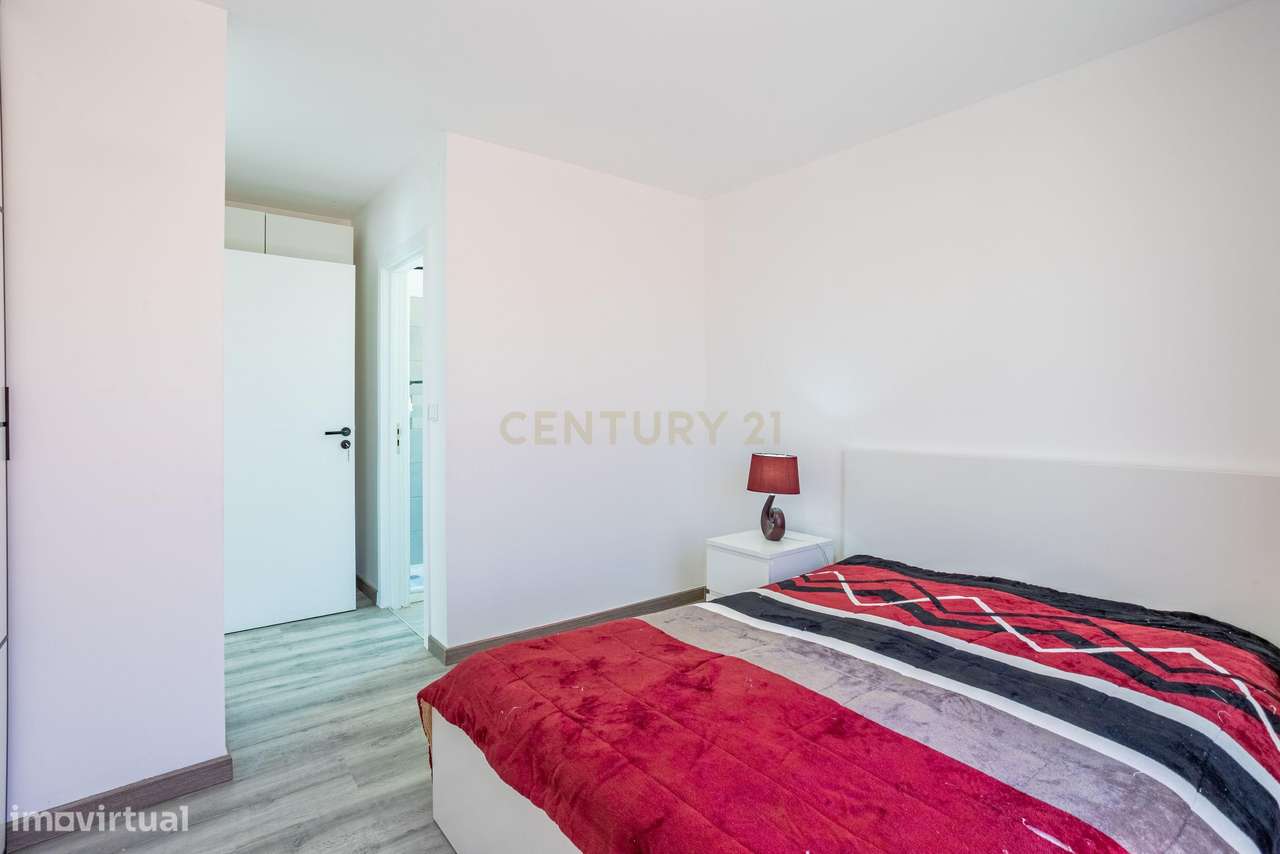 Moradia T3 + 1 com uma vista espetacular em Fonte Santa-17