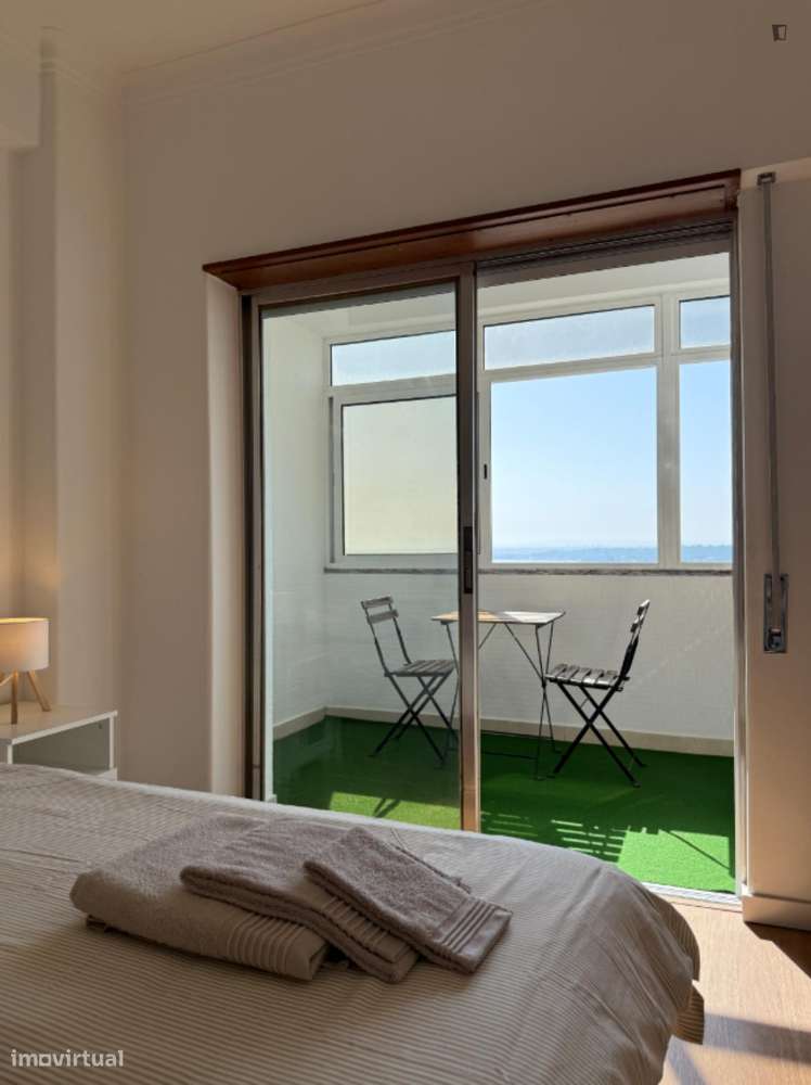 Quarto - localizado em Almada Lisbon - Grande imagem: 5/7
