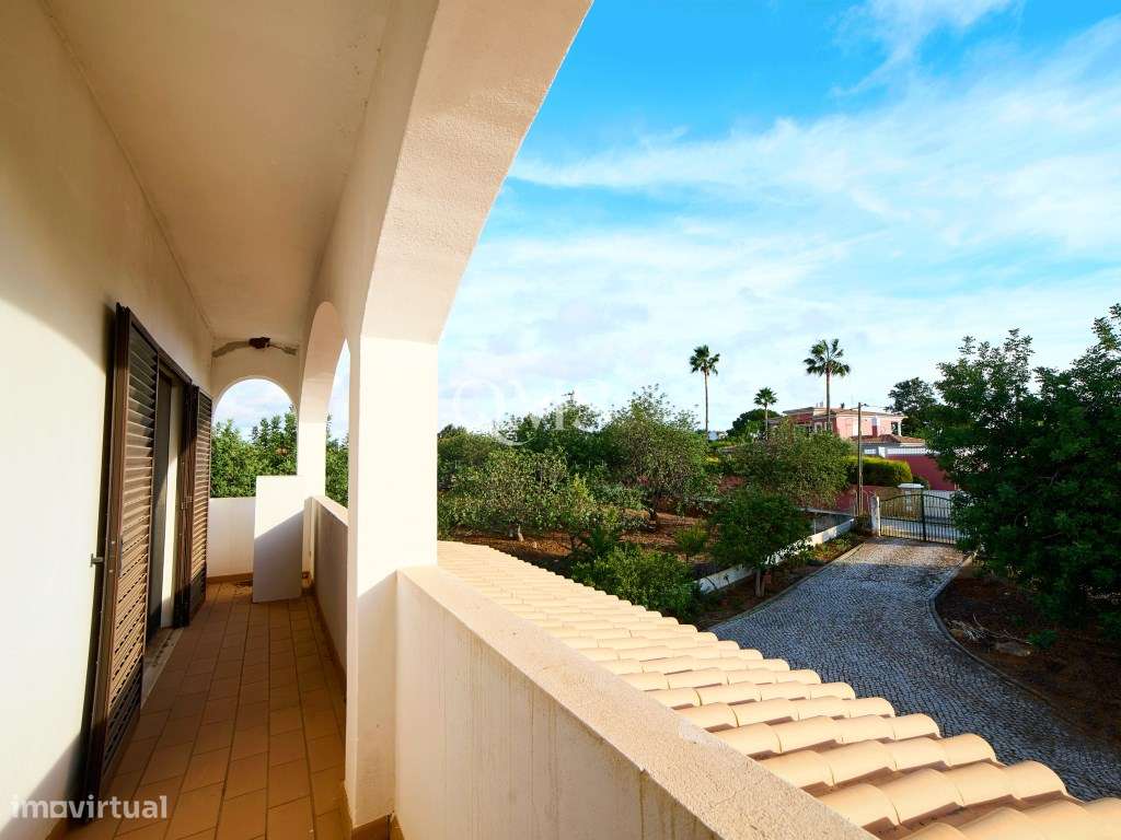 Um retiro intemporal no Algarve onde a elegância encontra a serenidade-25