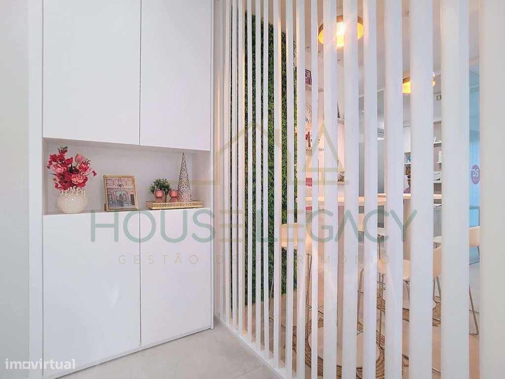 Loja versátil, luminosa e adaptável a várias atividades-20