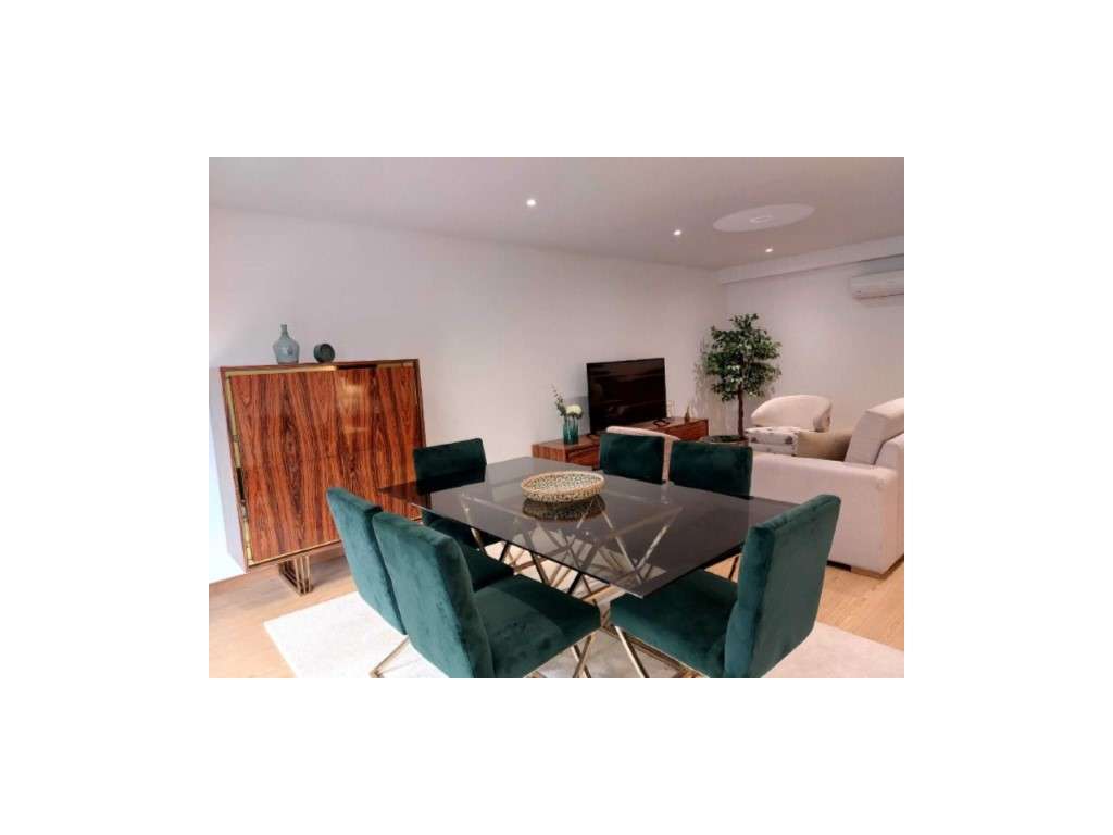 Apartamento T3, novo, varanda com churrasqueira e lavandaria; pisci...-8