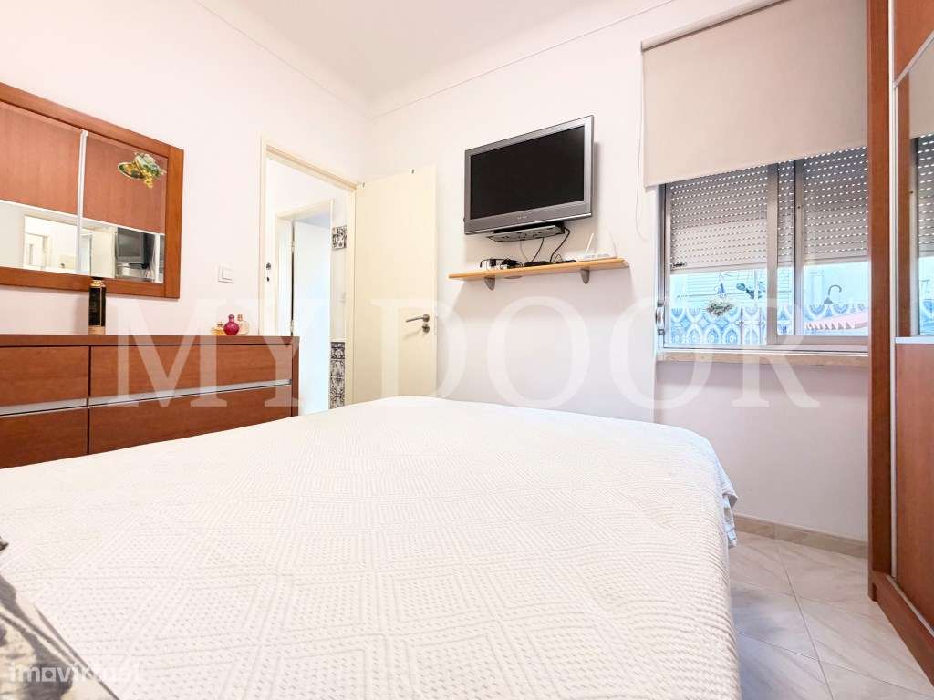 Apartamento T1 em Moscavide - 1º andar c/ Pequeno Espaço Exterior-25