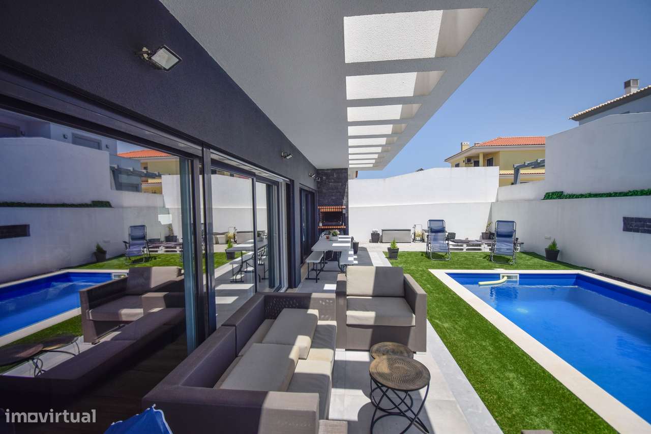 Moradia T4 com Piscina e Jardim em Alcabideche, Cascais-6