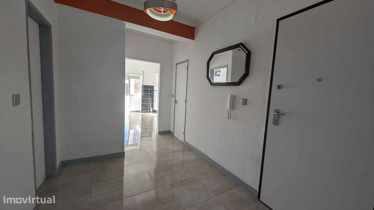 T2 | COZINHA EQUIPADA | VARANDA ABERTA - CENTRO CRUZ DE PAU - Grande imagem: 4/14