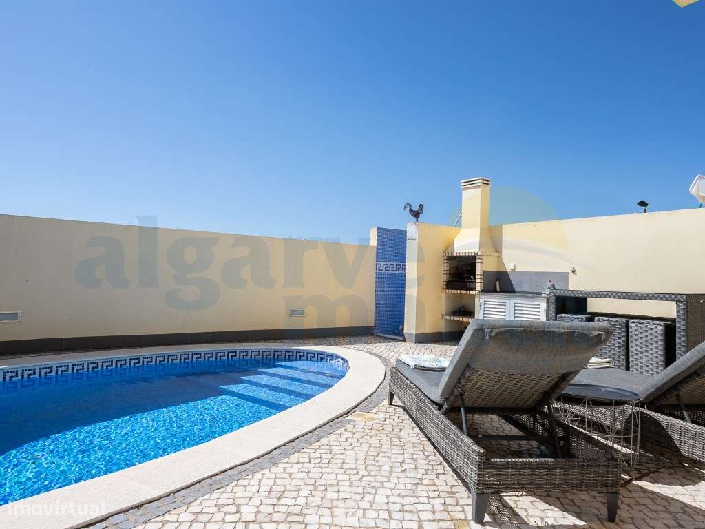 EXCLUSIVO! Moradia T3 Moderna com Piscina Privada no coração de Vil...-7