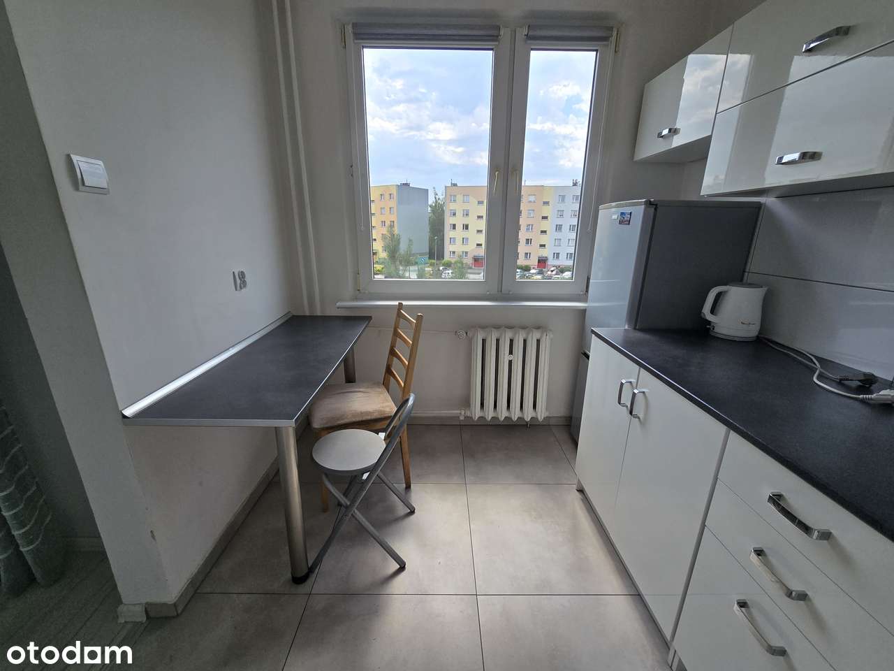 Przytulna kawalerka z balkonem - umeblowana - Pełny obrazek: 4/9