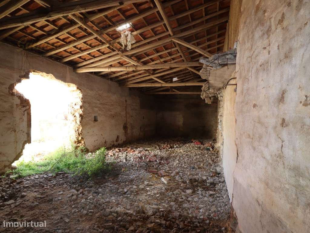 Adega com PROJETO APROVADO para Moradia T2-9