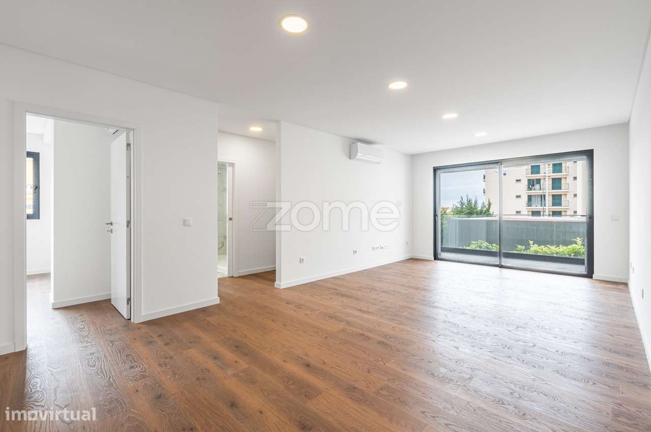 Apartamento T2 novo no centro do Caniço-25