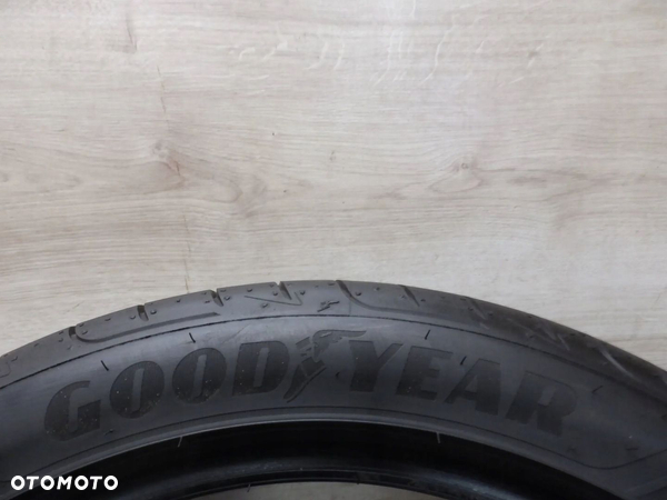 Opona letnia Goodyear Eagle F1 Asymetric RSC Run Flat 255/40/18 99Y - 4