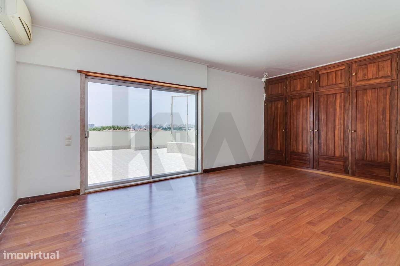 Penthouse T3 com Terraço de 165m2 , Vista Mar e Garagem-18