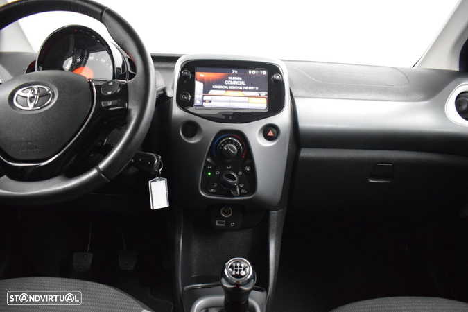 Toyota Aygo 1.0 X-Play Plus - 35