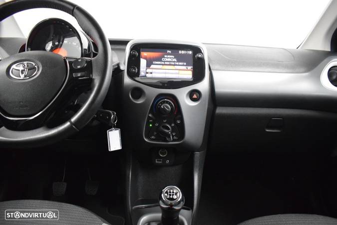 Toyota Aygo 1.0 X-Play Plus - 35