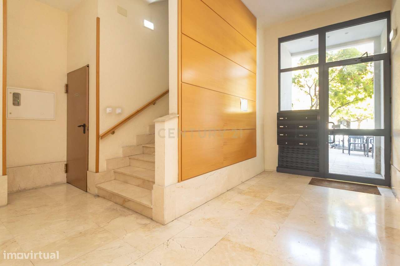 T2 com Garagem e Arrecadação – Localização de Excelência - Grande imagem: 4/38