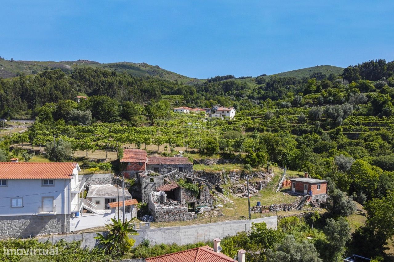 Lote de terreno para construção em Gomide, Vila Verde!