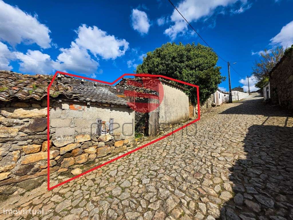 MORADIA T2 C/ ANEXOS-14