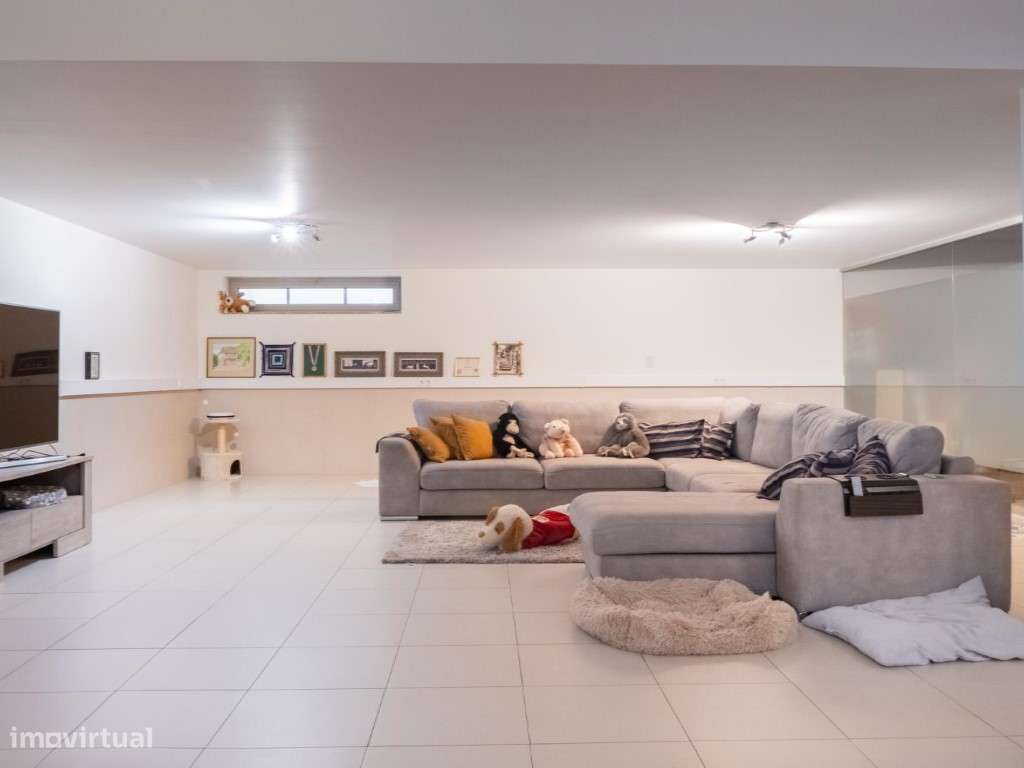 Moradia T6 com piscina em Viana do Castelo-20