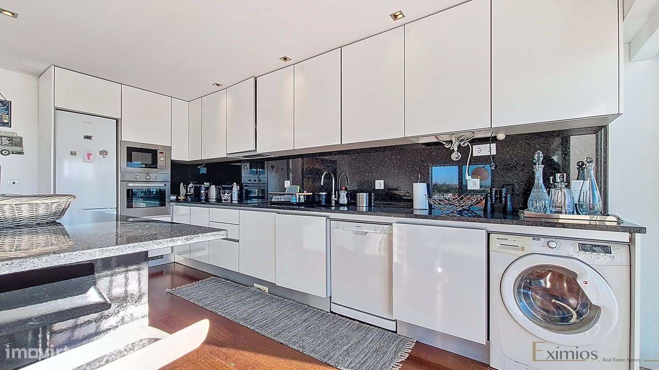 Apartamento T2 com garagem, em Árvore-7