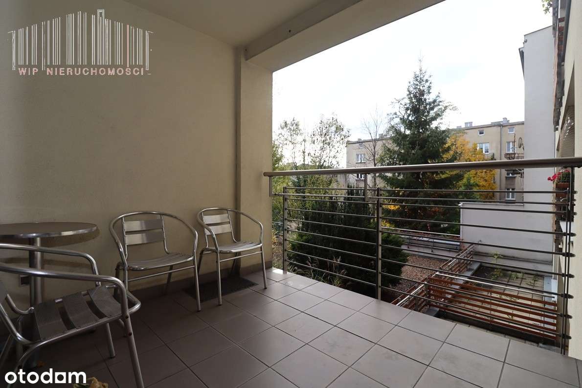 Komfortowy apartament z garażem i dużym tarasem, 2002 rok-18