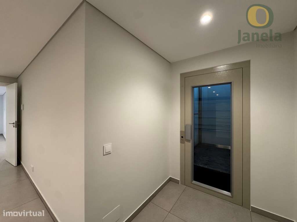 Moradia T4 de Luxo com Piscina, em Primeira Linha de Golfe, Vilamoura-48