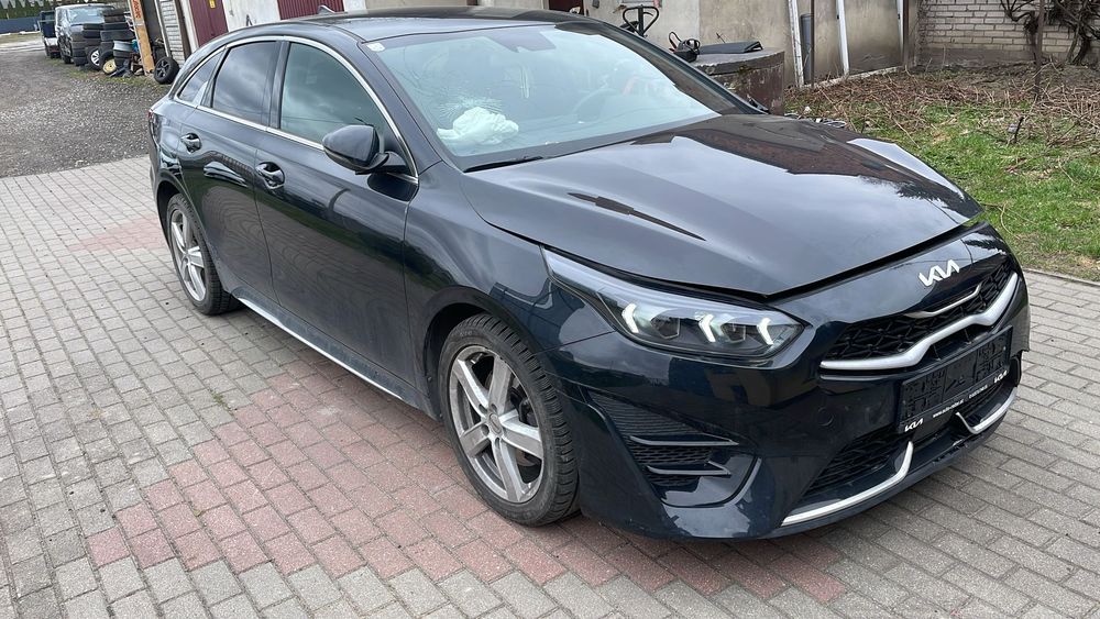 Kia Ceed 1.5 T-GDI DCT7 OPF GT LINE 2022