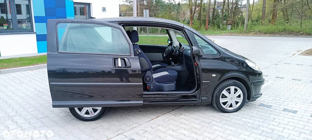 Peugeot 1007 1.4 Happy - 11