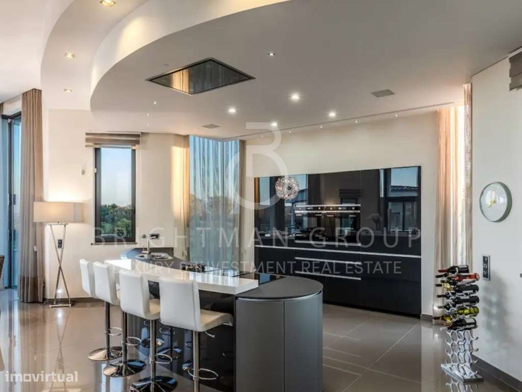 Moradia T5, de estilo senhorial, no Monte Rei, Algarve - Grande imagem: 2/31