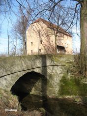 Mały zamek na pogórzu - Schloss nieder linda