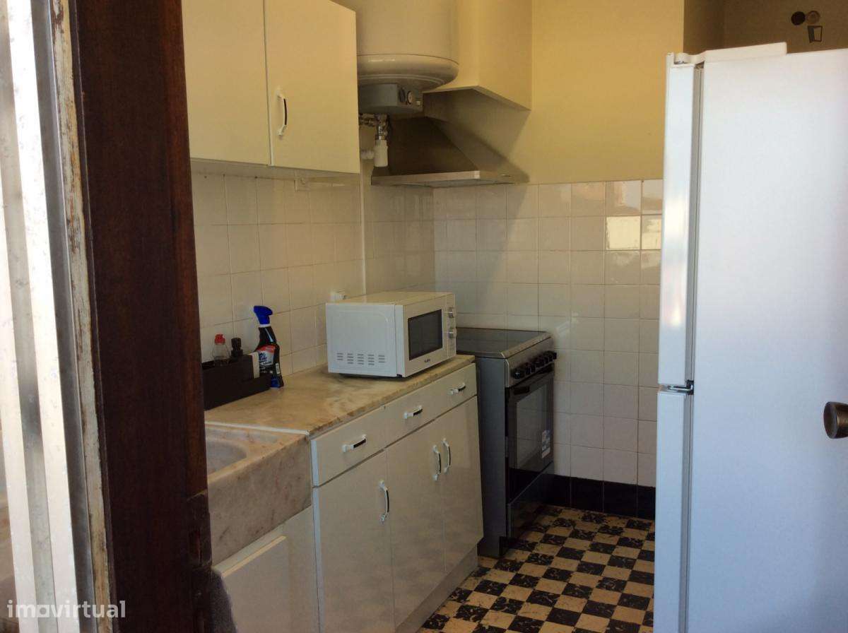 Quarto - localizado em Cedofeita Porto - Grande imagem: 5/12