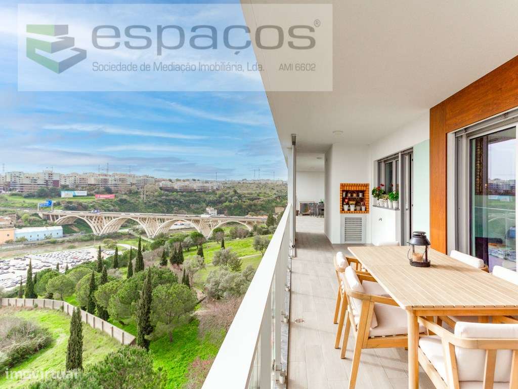 Fantástico T4 com Terraço Privativo, Varanda, Box , Vista Rio, Quin...-8