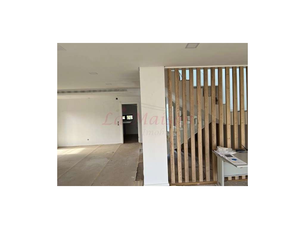 Condomínio privado de luxo V4 Duplex no Fanqueiro - Grande imagem: 5/35