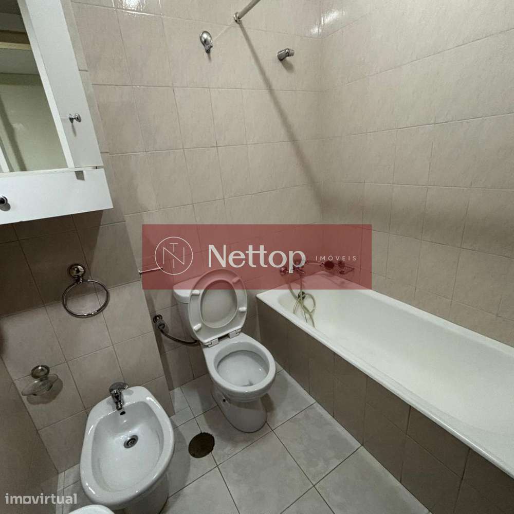 Apartamento T2 Totalmente Renovado no Centro de Vila do Conde-8