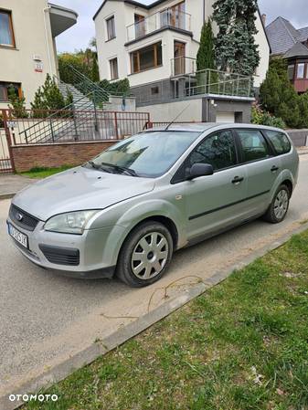 Ford Focus 1.8 TDCi Ambiente - 3