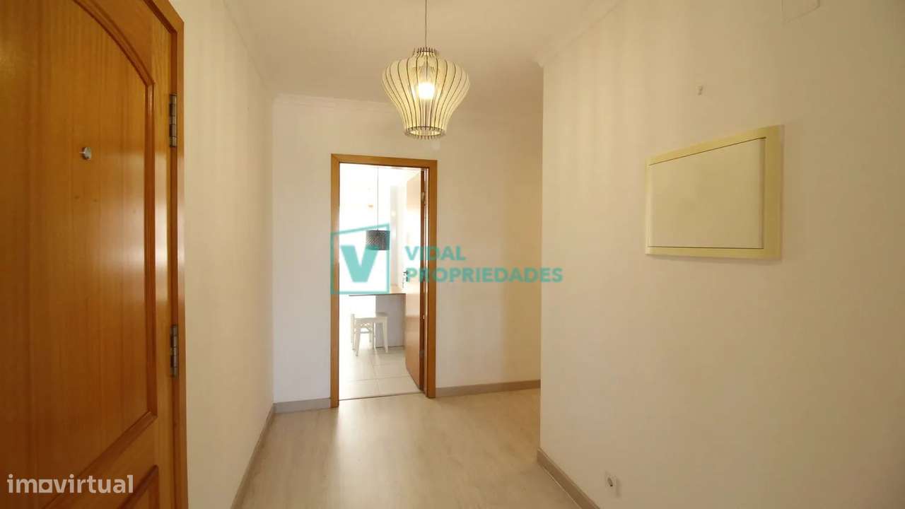 Apartamento T3 com varanda, garagem e elevador - Grande imagem: 3/15