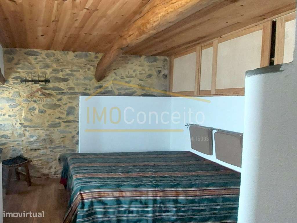Alojamento local|| Moradia T3|| 2 pisos|| Castanheira de pera||-25