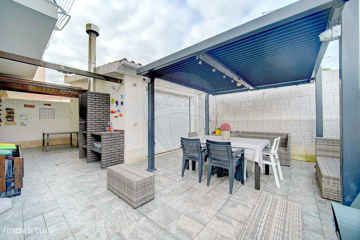 Moradia T4 para venda-10