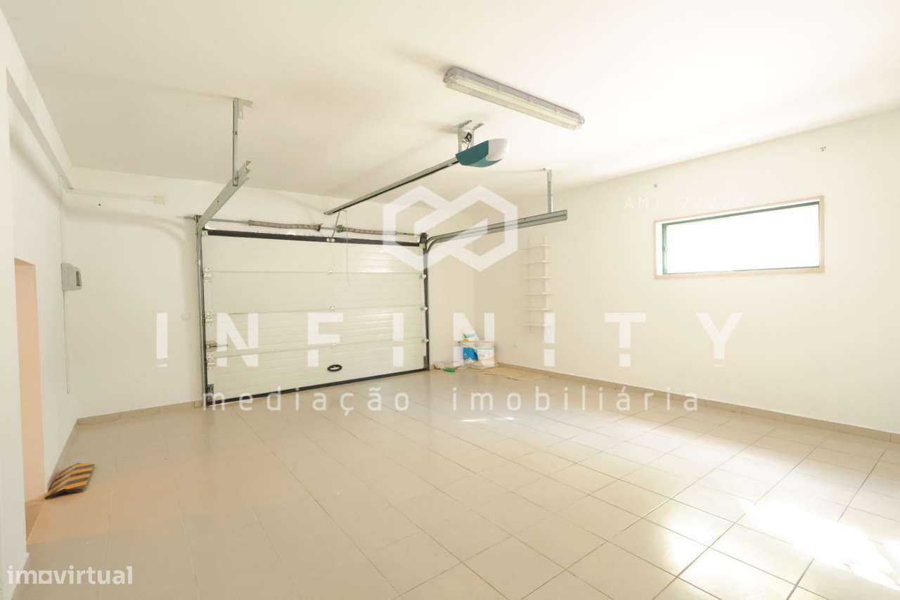 Moradia independente T4-33